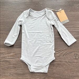 KYTE Baby Long-Sleeve Baby One-Piece Bodysuit Size 6-12 Months